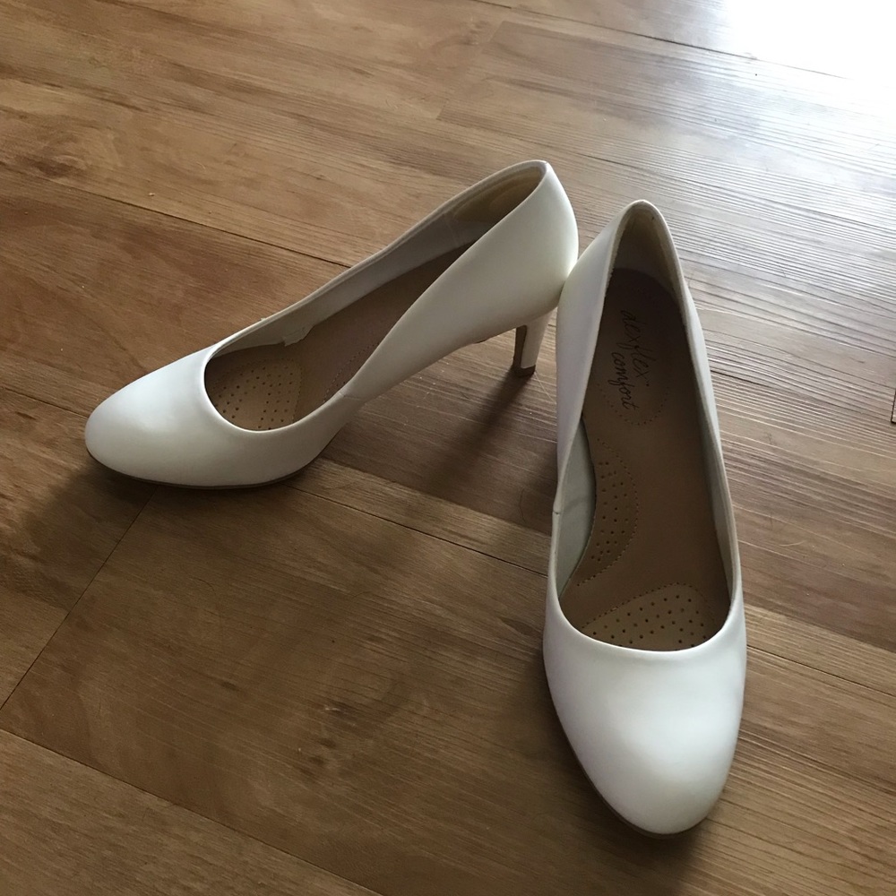 Dexflex Comfort Karma Round Toe pump Sz 7.5